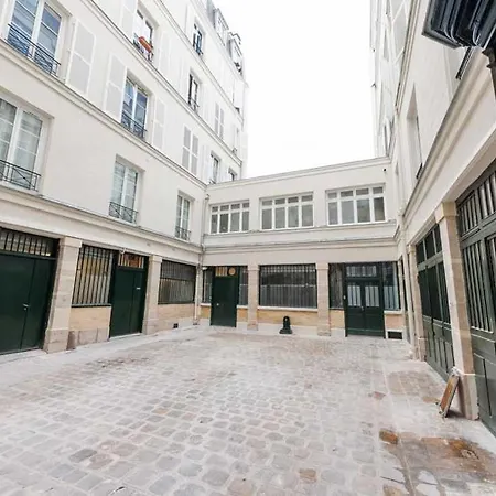 Lovely Loft With 2 Bedrooms Air Conditioned *
