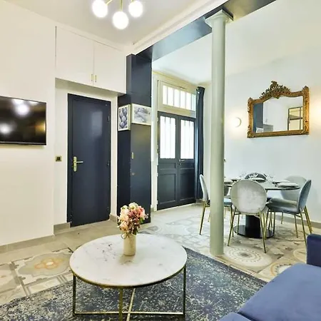 Appartamento Lovely Loft With 2 Bedrooms Air Conditioned *